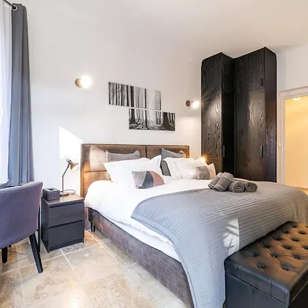 Marie -pool - Garden-close To -parking Villa *