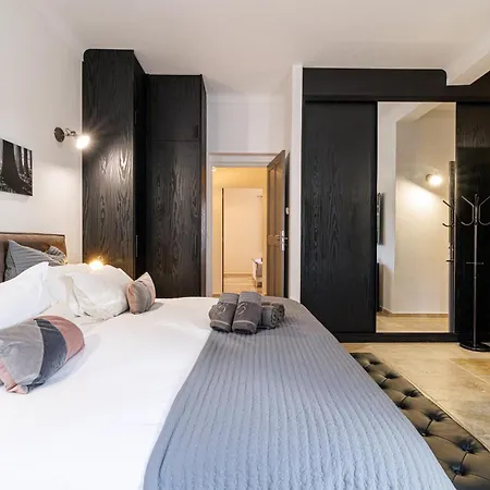 Marie -pool - Garden-close To -parking * Nice