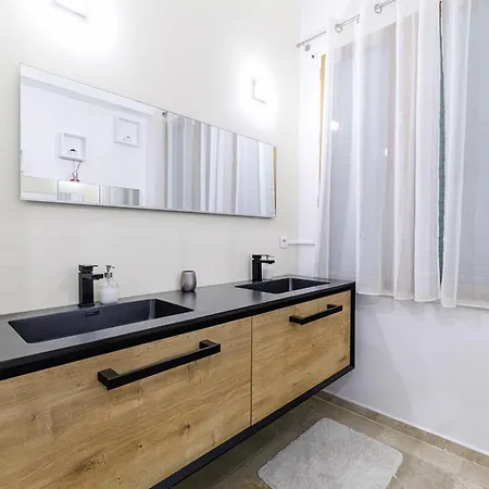Marie -pool - Garden-close To -parking 빌라