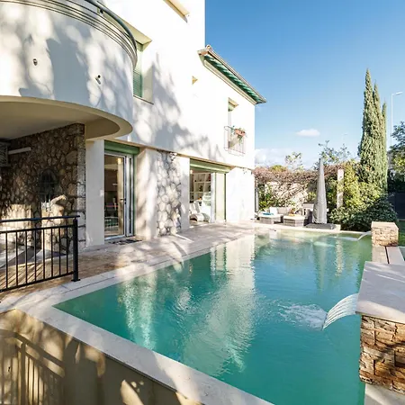 빌라 Marie -pool - Garden-close To -parking *