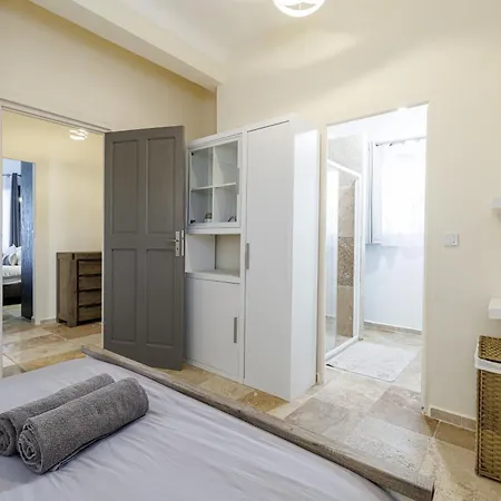 Marie -pool - Garden-close To -parking * ניס